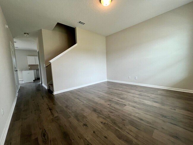 Building Photo - MOVE-IN SPECIAL: $300 OFF 1ST MONTH'S RENT!*