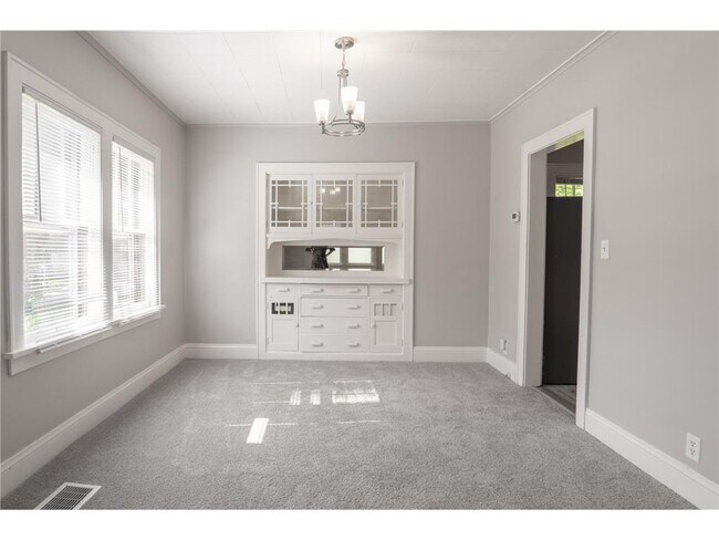 Building Photo - 4020 Emerson Ave N