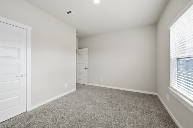 Building Photo - 28922 Yulee Mill Dr