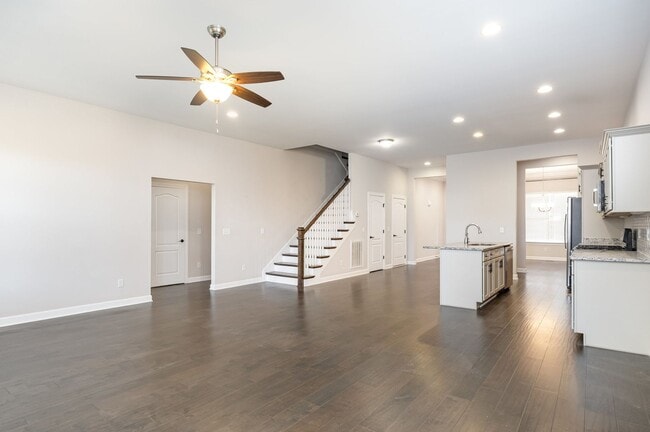 Building Photo - Charming Nolensville Home with Elegant Des...