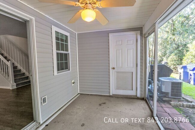 Building Photo - 8100 Shadow Oak Dr