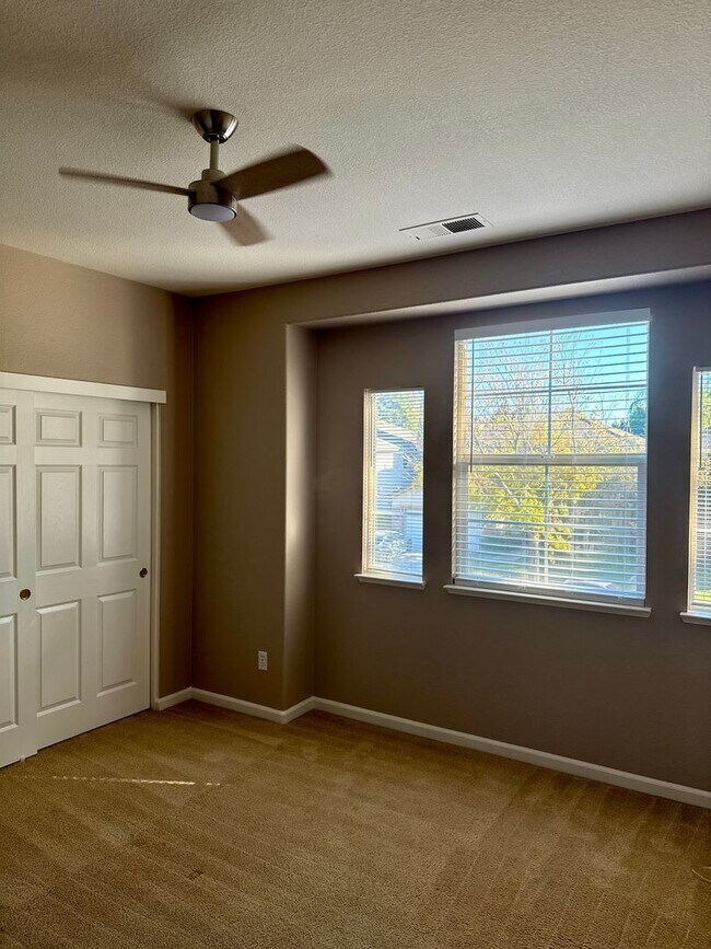 Building Photo - You’ll be proud to live in this home