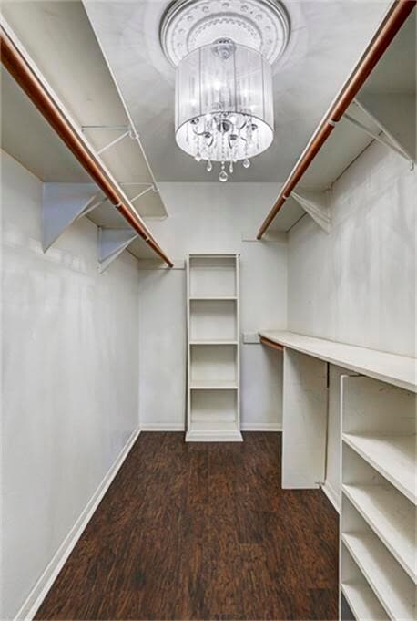 Building Photo - 351 N Post Oak Ln