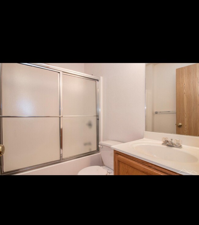 Building Photo - 3612 Zinnia Dr