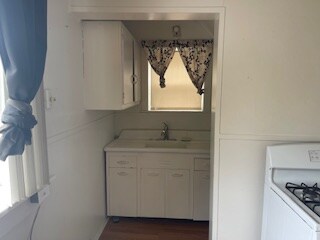 Building Photo - 911 Moorheadville Rd