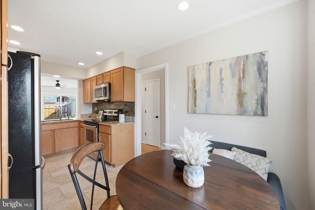 Building Photo - 8230 Carrleigh Pkwy