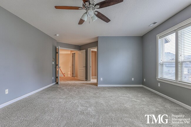 Building Photo - Stunning Home in Sought-After Ashley Heights!