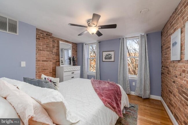 Building Photo - 2517 Fleet St