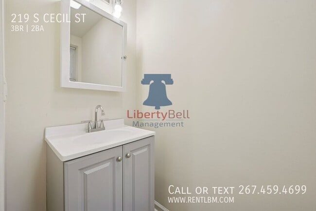 Building Photo - 219 S Cecil St