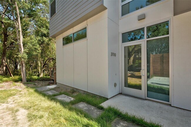 Building Photo - 3110 Clawson Rd