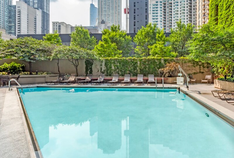 Building Photo - 710 N Dearborn St