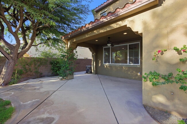 Building Photo - 35495 Domani Dr