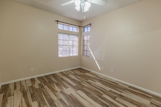 Building Photo - 7421 S Kachina Dr