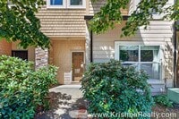 Building Photo - Charming 3 BD 2 BA Townhome Located in Hillsboro's Briarcreek Community | Recently Updated! | Mai...