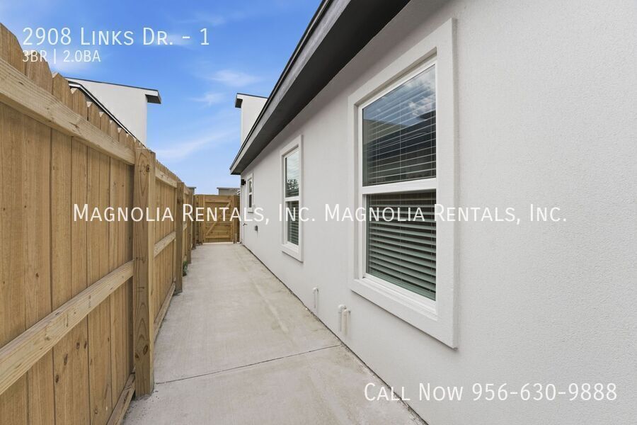 Building Photo - 2908 S Links Dr