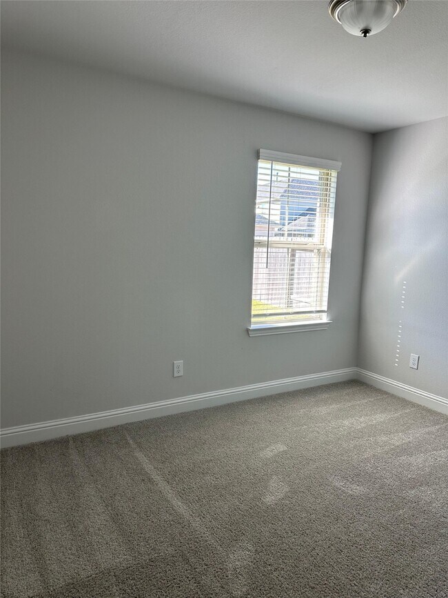 Building Photo - 4201 Chadwick Rd