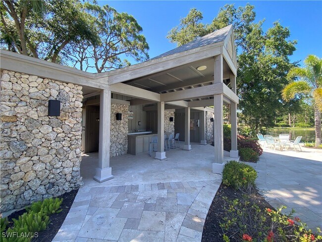 Building Photo - 15200 Cedarwood Ln