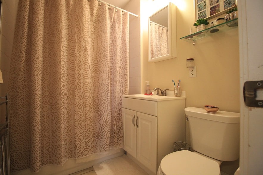 Building Photo - 205 Parsons St