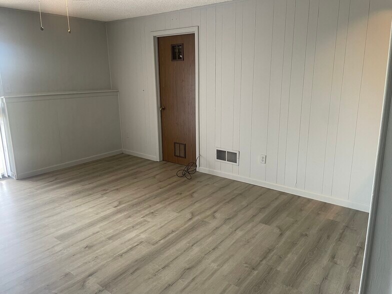 Finished basement with walk out to backyard - 17419 E 42nd St S