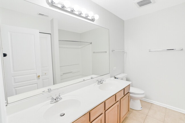 Building Photo - 3174 Bromley Ln