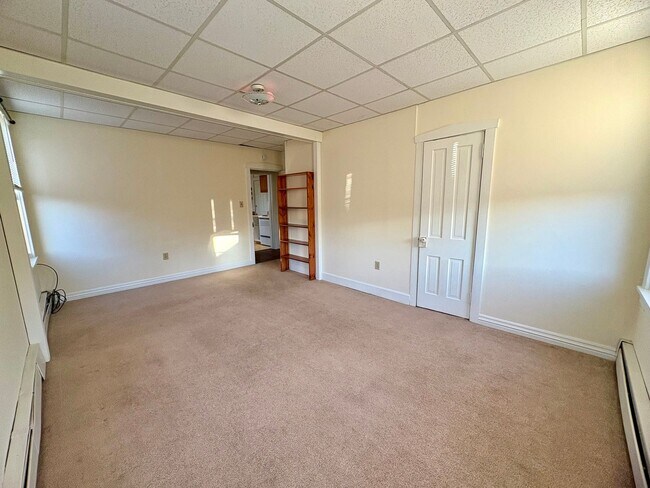 Building Photo - 519-5195 S Market St