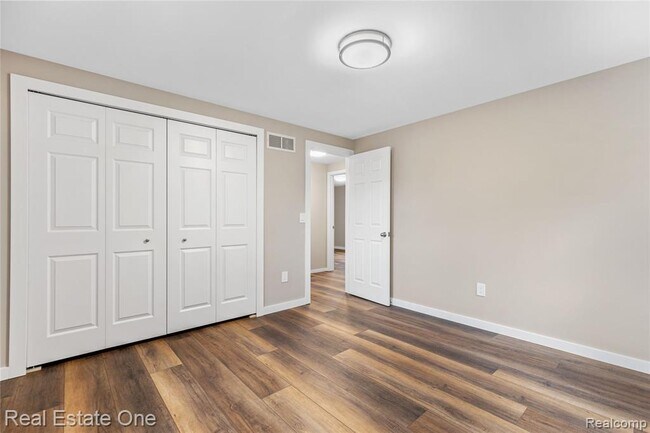 Building Photo - 5842 Marble Dr