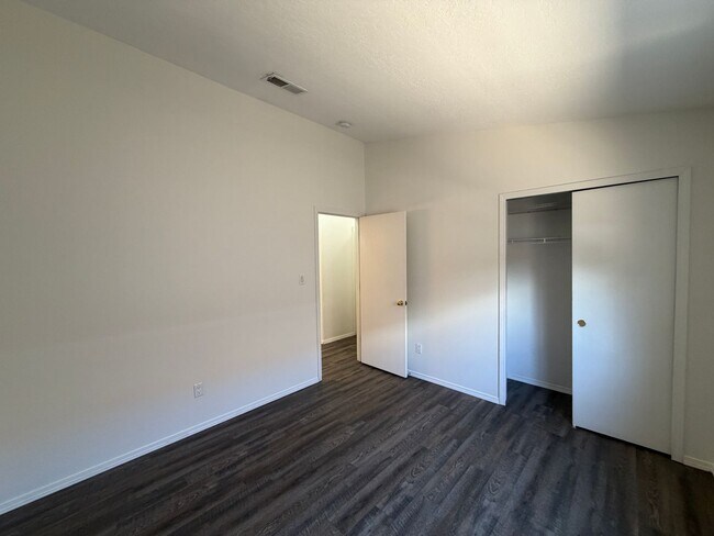 Building Photo - 6019 Full Moon Ave NW