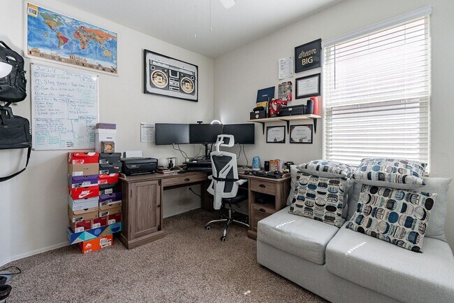 Building Photo - Serene 3-Bedroom 2-Bath 3 Car Garage Retre...