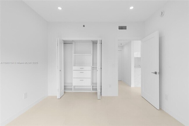 Building Photo - 3215 NE 184th St