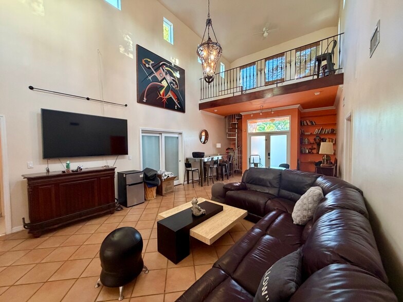 Building Photo - 6740 SW 52nd St