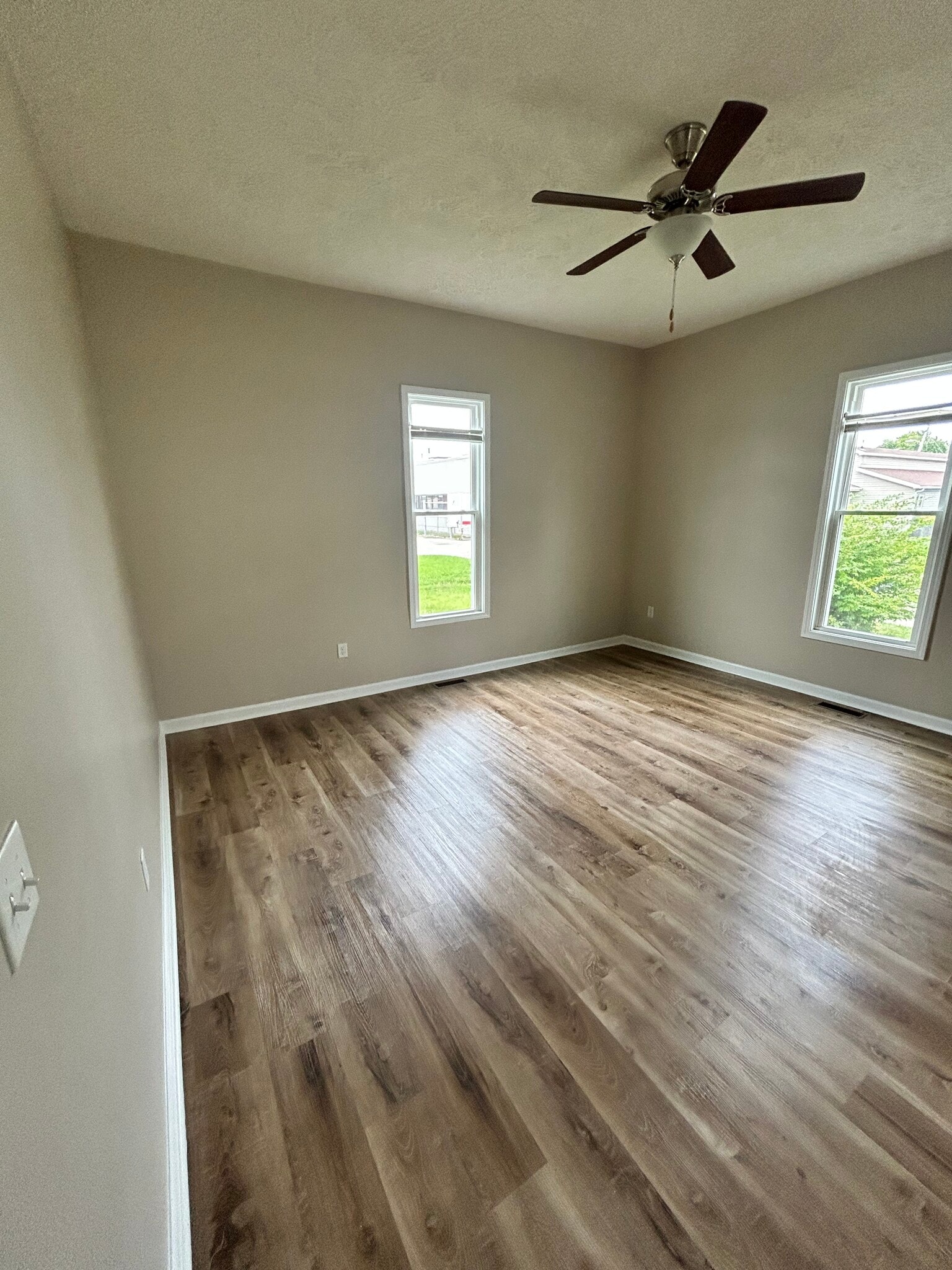 Building Photo - 908 Garfield Ave