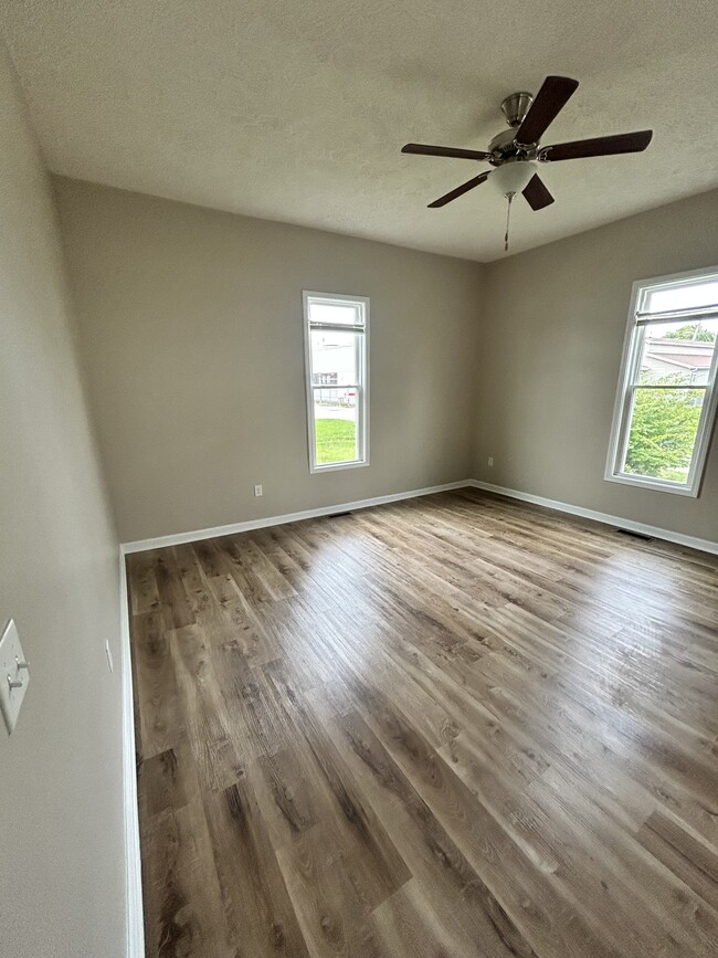 Building Photo - 908 Garfield Ave