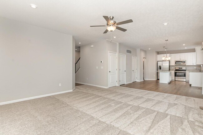 Building Photo - 620 Hogrefe Rd