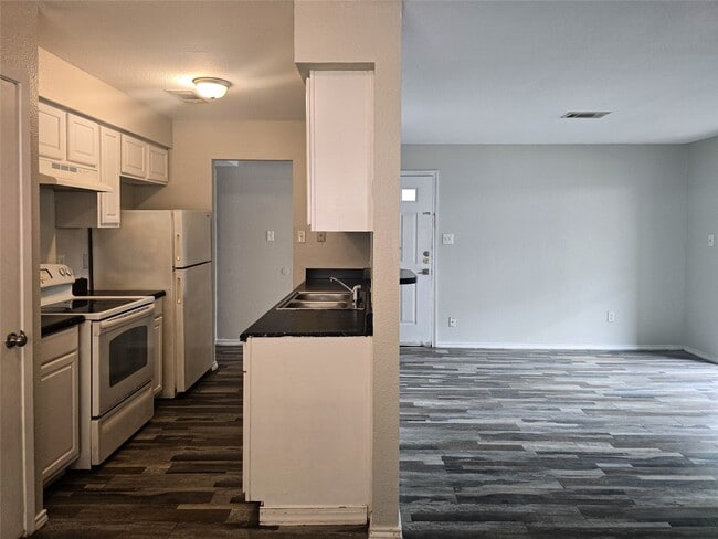 Building Photo - 396 Duroux Rd