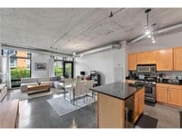 Building Photo - 720 N 4th St