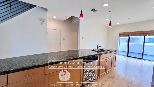 Building Photo - Contemporary three-story Live/Work Townhou...