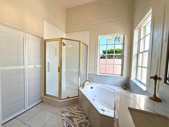 Building Photo - 9392 Cascade Ct