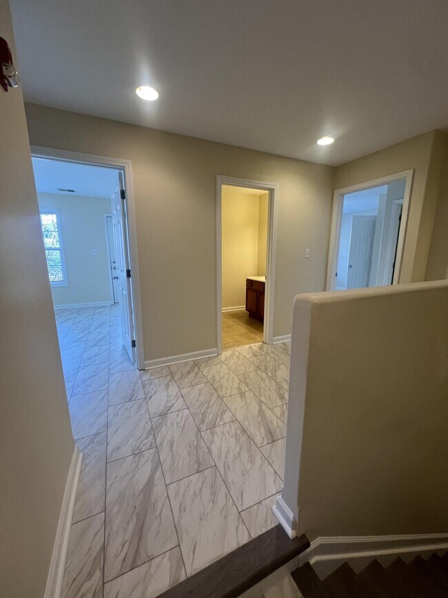 Building Photo - 857 Malabu Dr