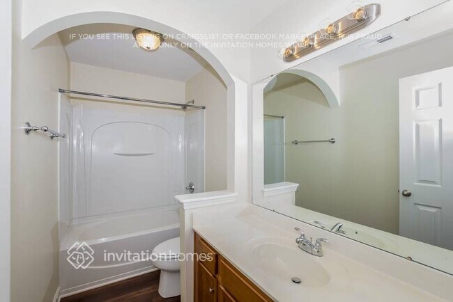 Building Photo - 1420 Bottle Brush Ln