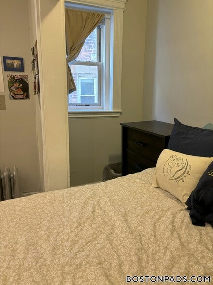 Building Photo - 38 Hemenway St