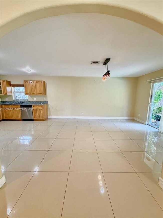 Building Photo - 7871 NW 53rd Ct