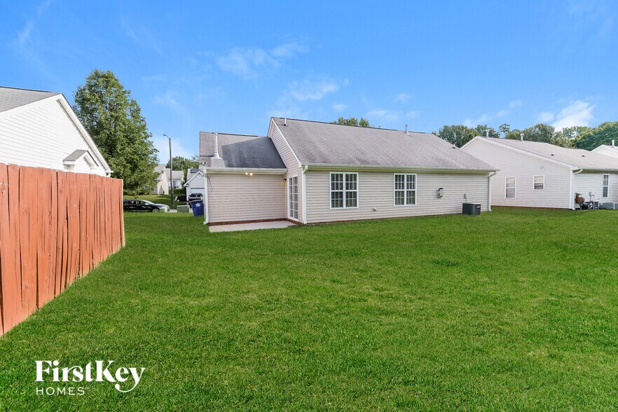 Building Photo - 5122 Fiddlers Run Dr