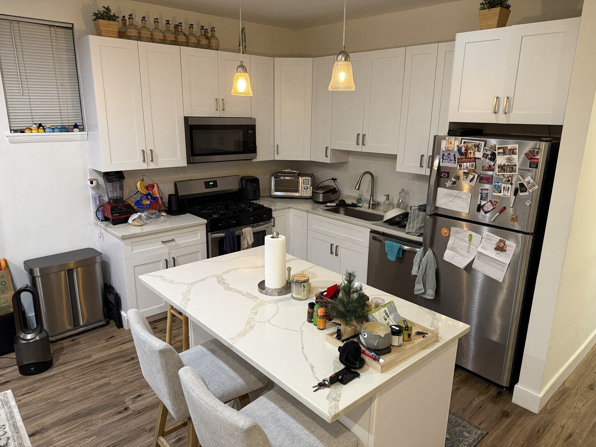 Kitchen - 1845 N Marshfield Ave