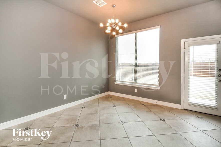 Building Photo - 1111 Elizabeth St