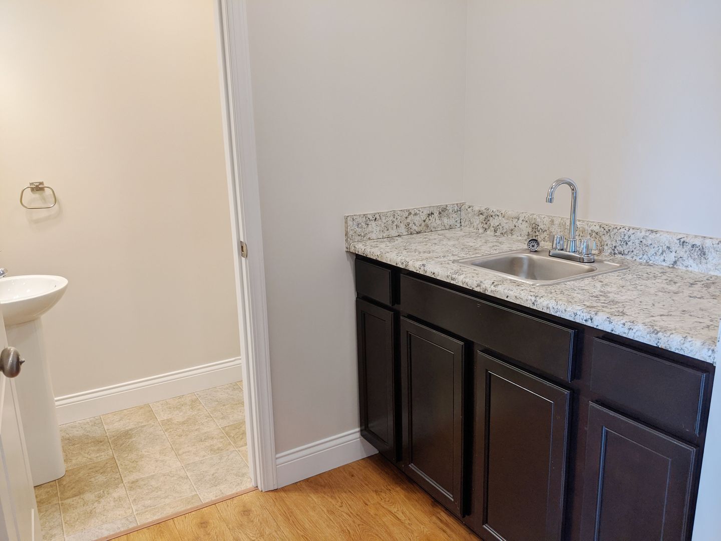 Building Photo - Sixth &amp; Washington