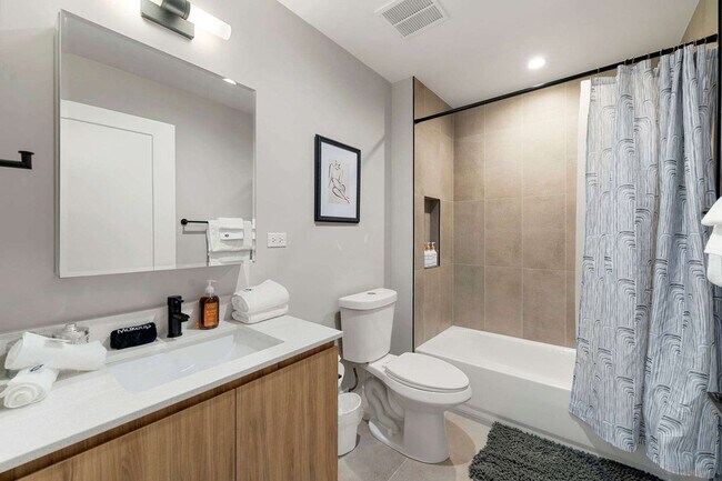 Building Photo - 6044 N Winthrop Ave