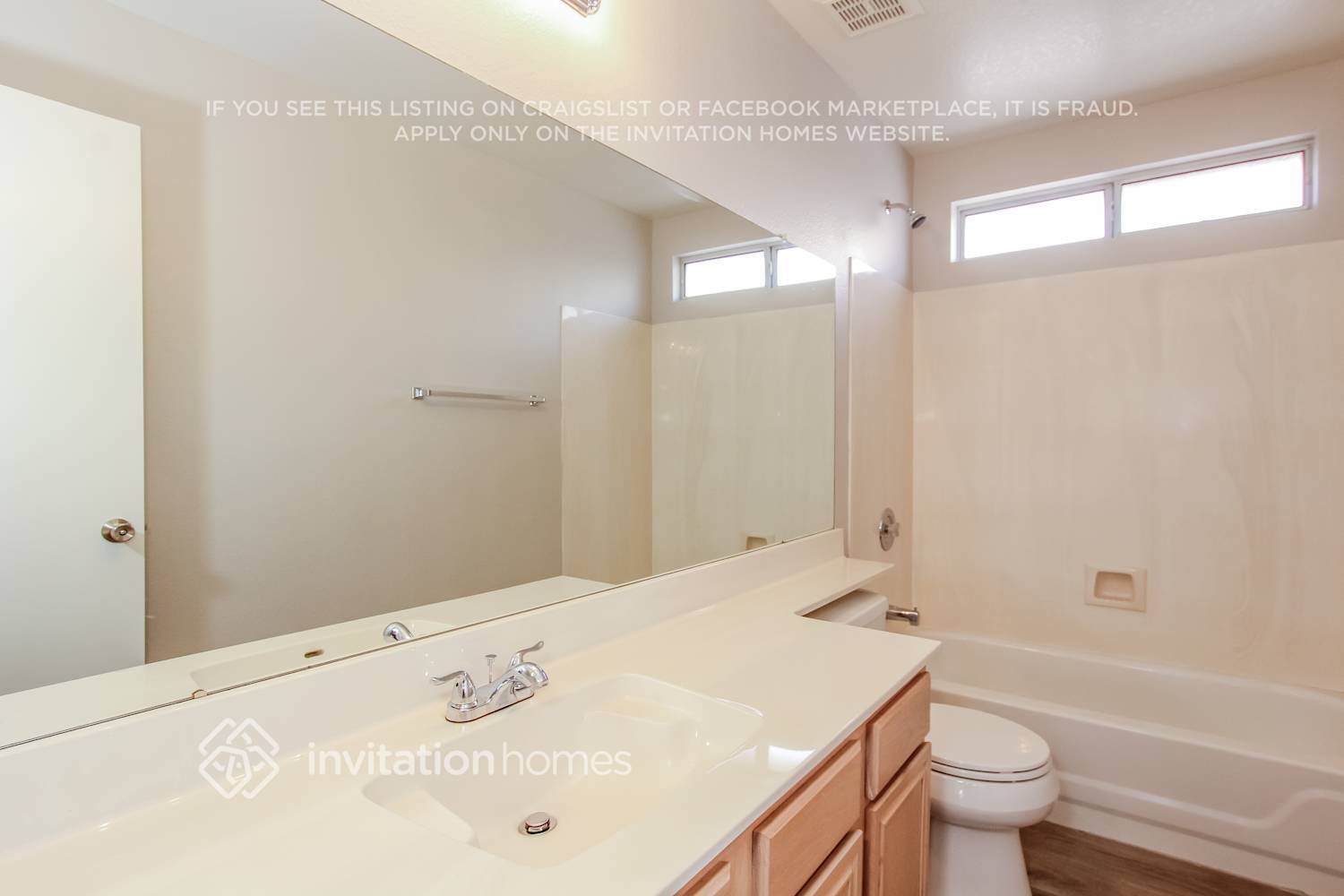 Building Photo - 8343 W Bloomfield Rd