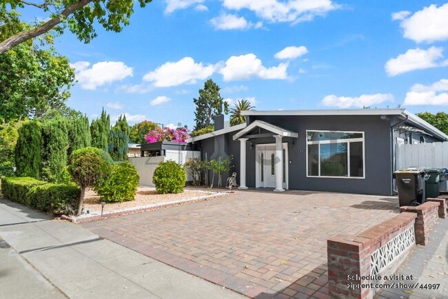 Primary Photo - 1114 Lily Ave