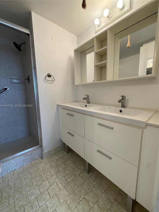 Building Photo - 8135 Sunrise Lakes Blvd