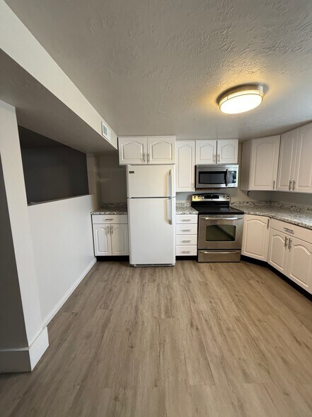 Building Photo - 1105 W 10550 S